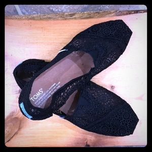 Toms Shoes. Size 9. Black